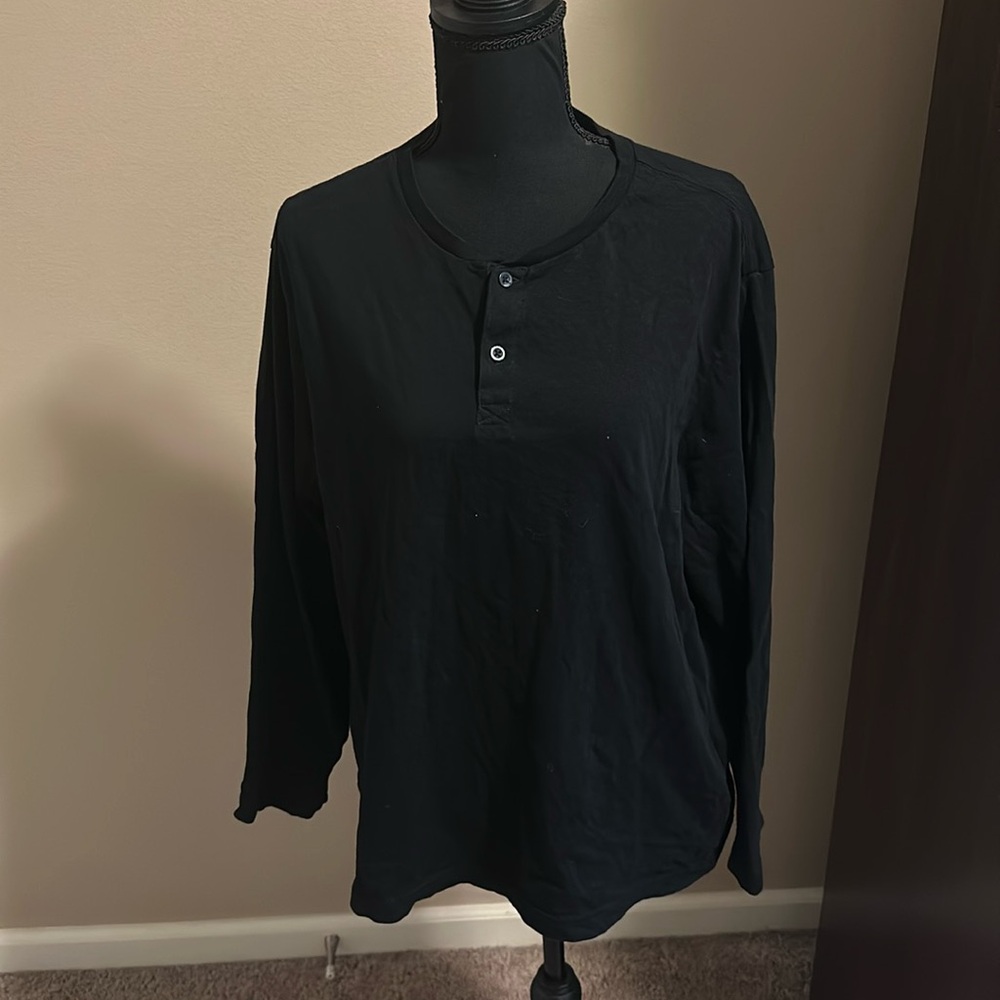 Black H&M Men’s Quarter Button-Up Shirt